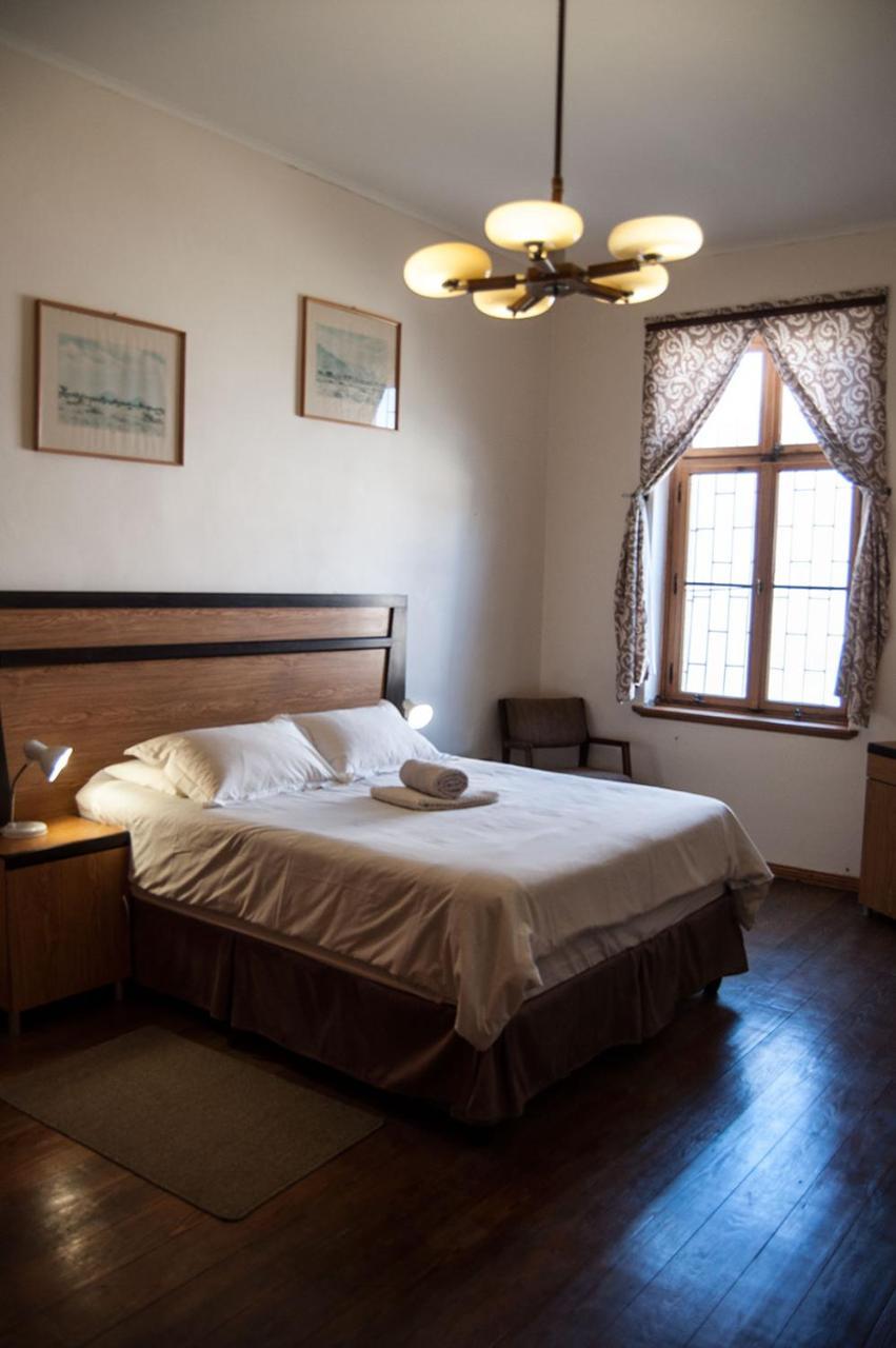 Historical Guesthouse - Self Catering Apartments Luderitz Bagian luar foto