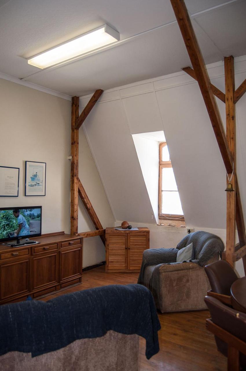 Historical Guesthouse - Self Catering Apartments Luderitz Bagian luar foto