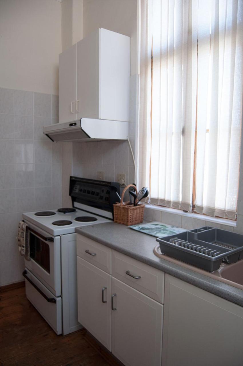 Historical Guesthouse - Self Catering Apartments Luderitz Bagian luar foto